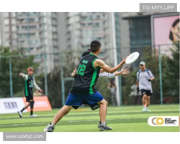 广州飞盘队与成都飞盘队赛后复盘分析比赛节奏与战术对决