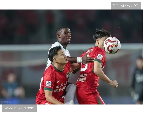 北京国安奋勇拼搏再创辉煌展现首都球队坚韧精神风貌