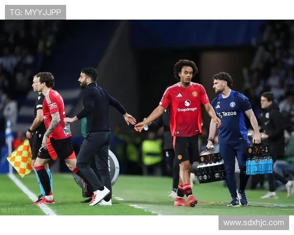 2016年曼联与阿森纳激战回顾：经典对决中的战术较量与球员表现分析